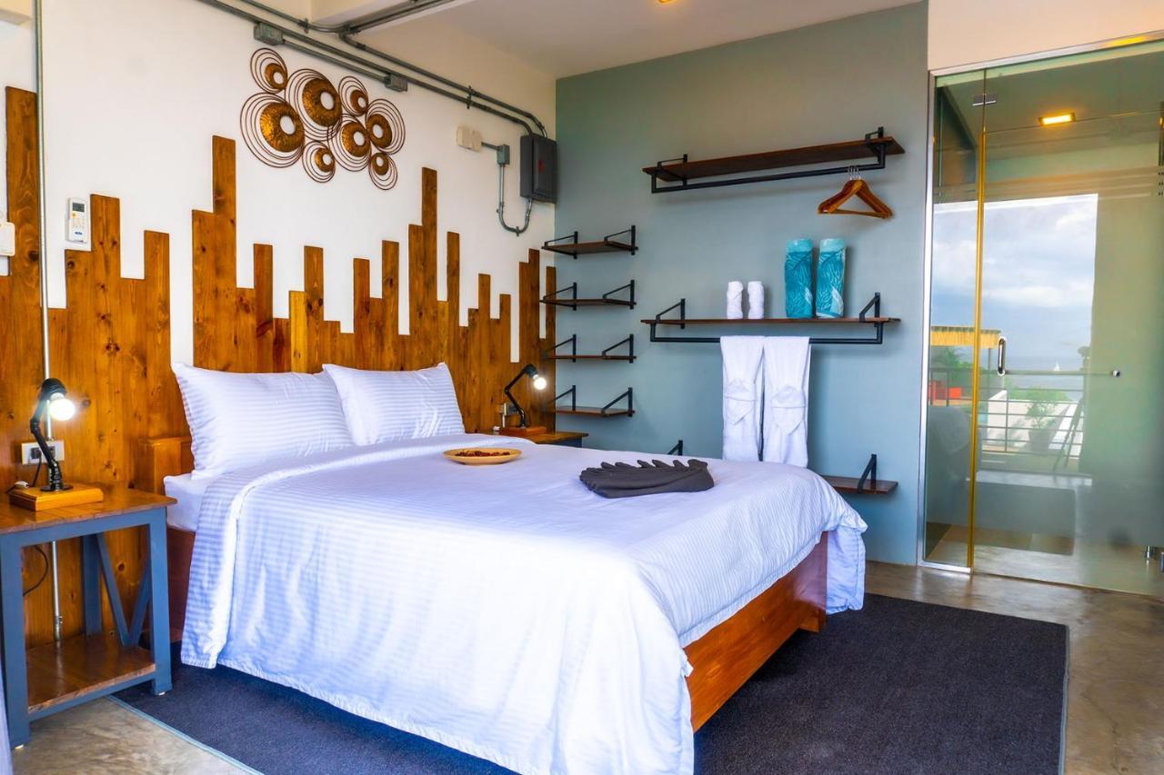 Av Suites Puerto Galera Dış mekan fotoğraf