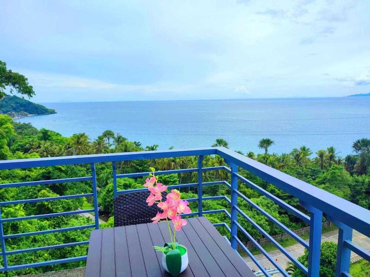 Av Suites Puerto Galera Dış mekan fotoğraf