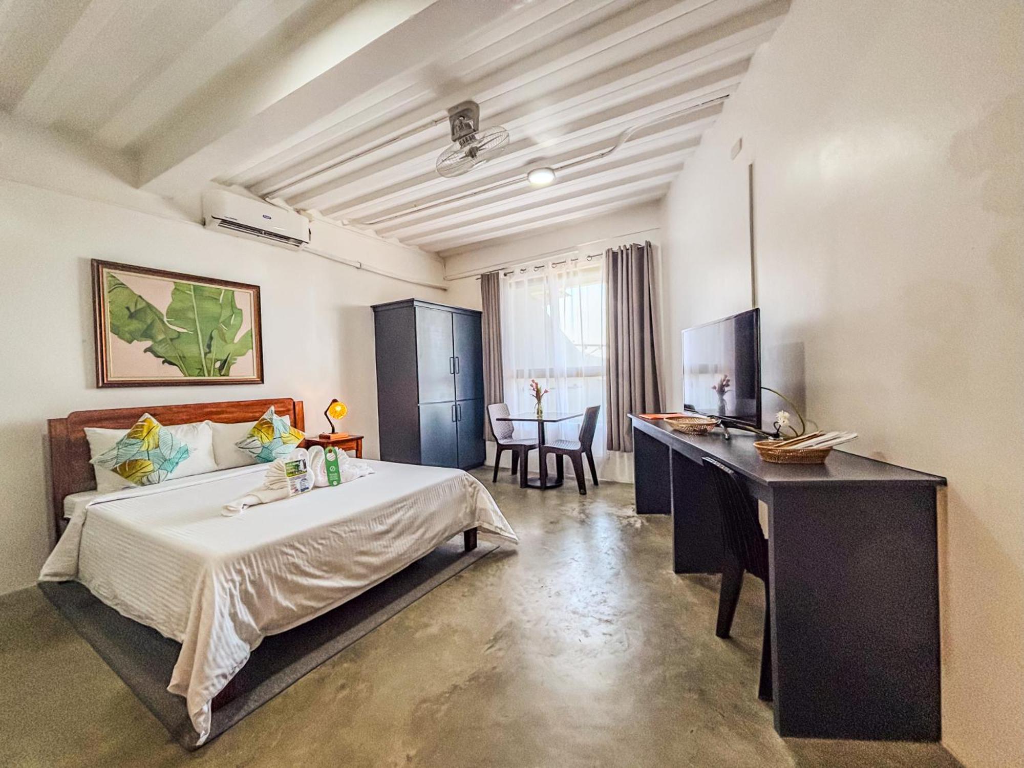 Av Suites Puerto Galera Dış mekan fotoğraf