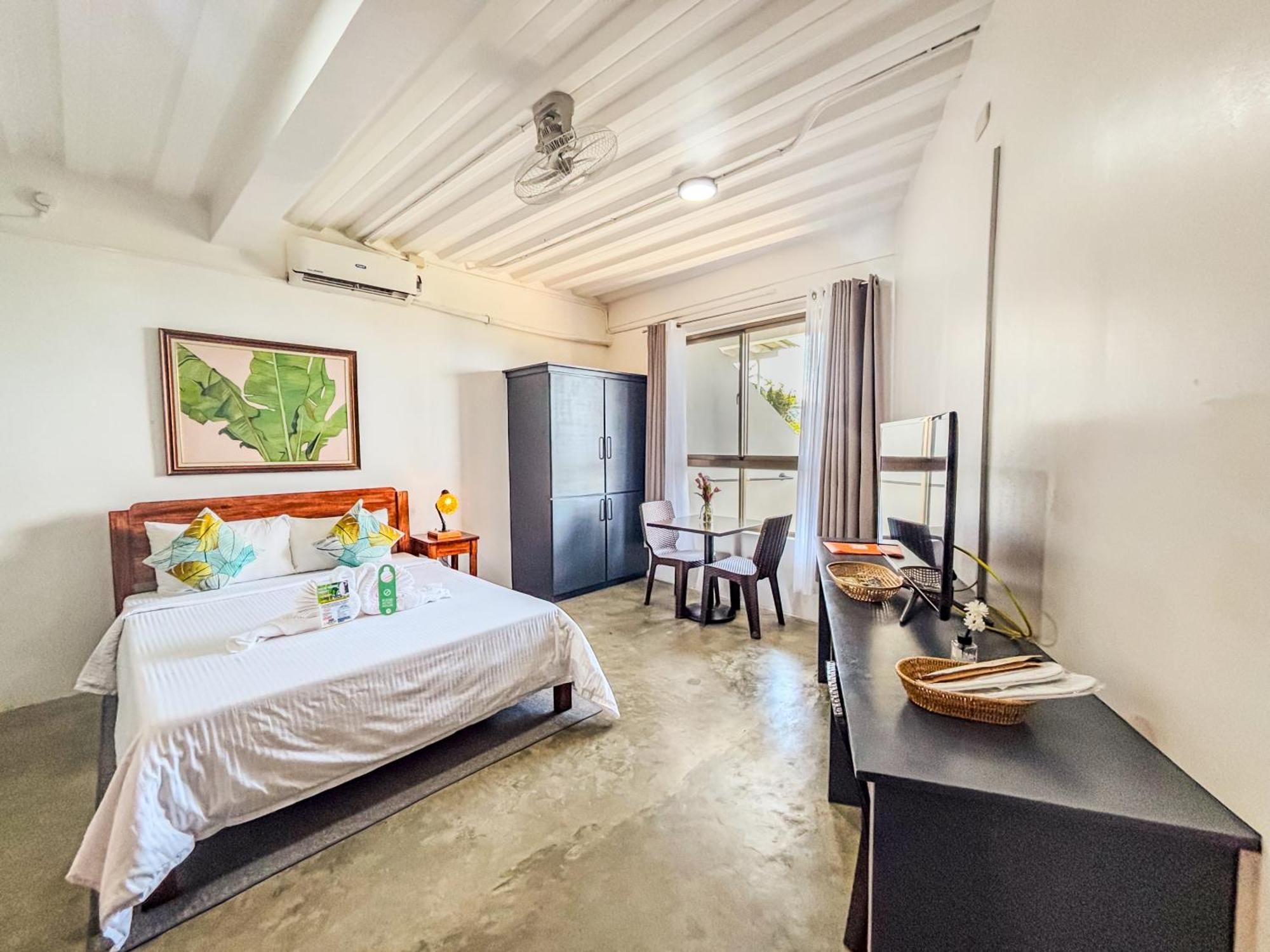 Av Suites Puerto Galera Dış mekan fotoğraf