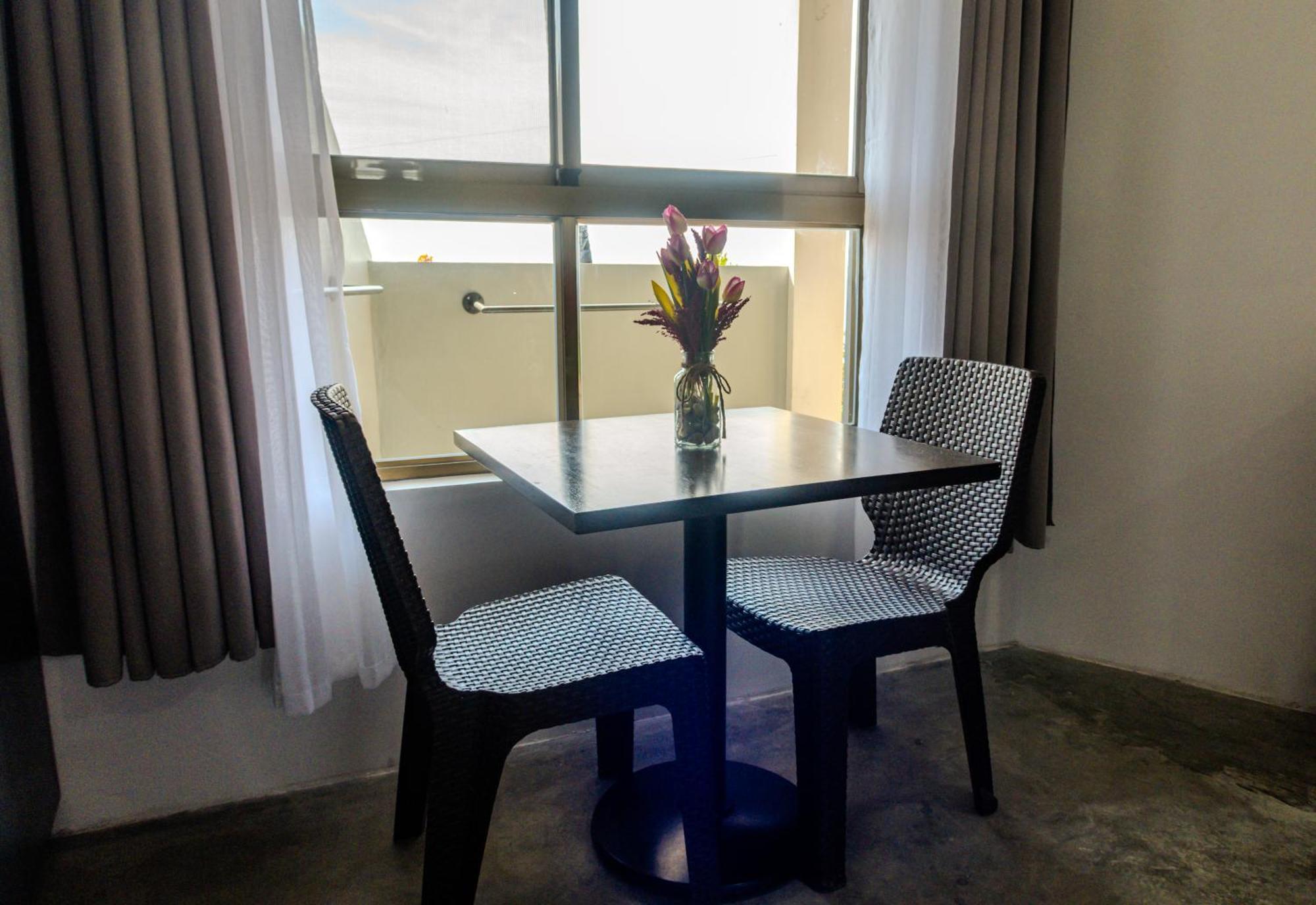 Av Suites Puerto Galera Dış mekan fotoğraf