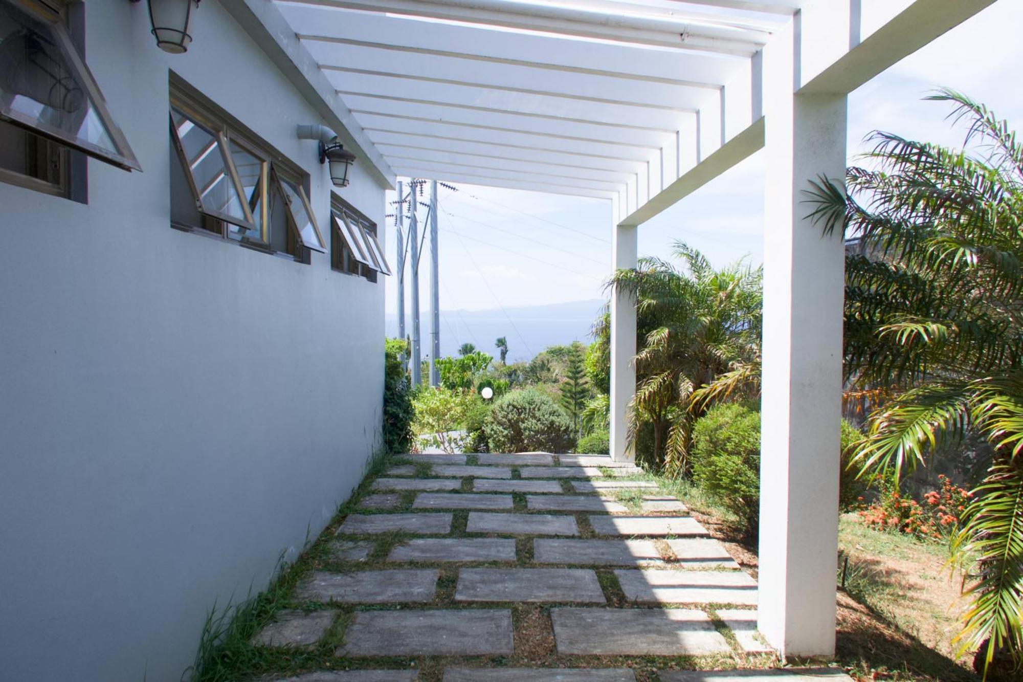 Av Suites Puerto Galera Dış mekan fotoğraf